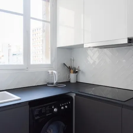 Bright And Charming * París