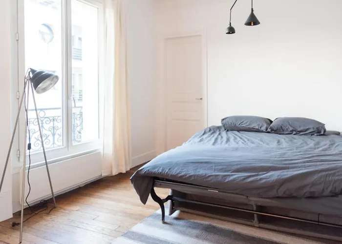 Bright And Charming * Paris