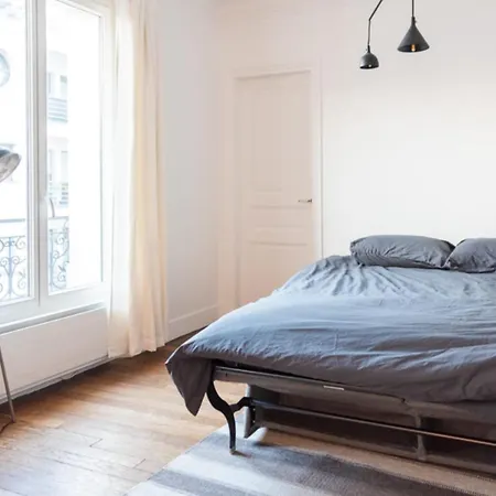 Bright And Charming * París