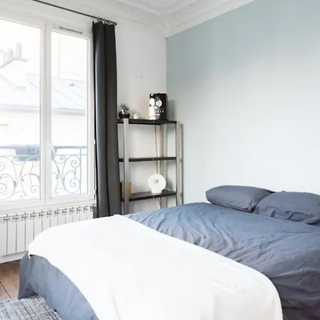 Bright And Charming París